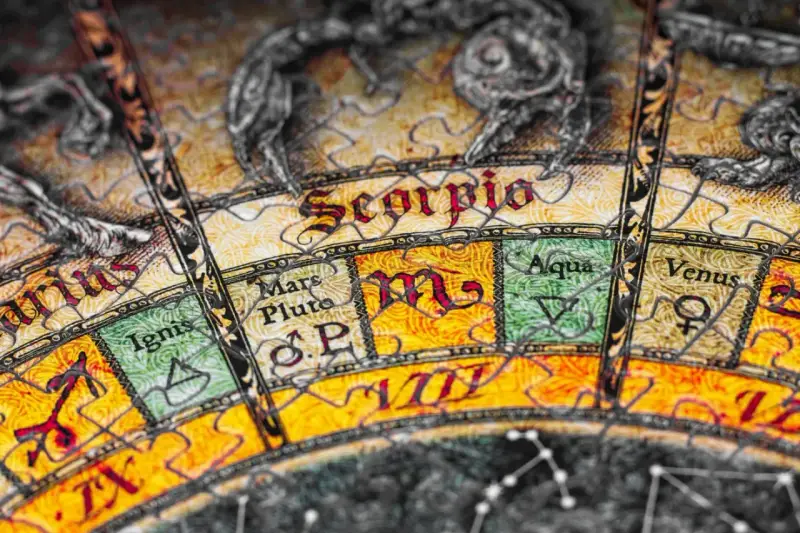 Fragment starożytnej mapy nieba z napisem "Scorpio" i symbolem kobiety skorpiona.